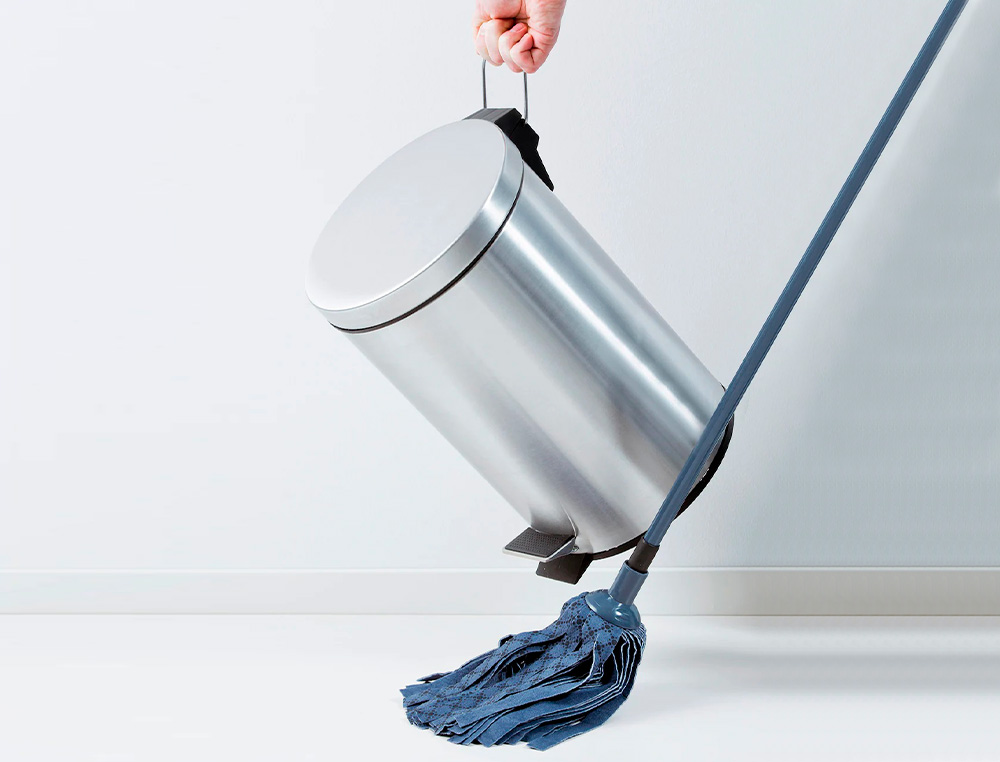 PAPELERA METALICA Q-CONNECT CON PEDAL CROMADA 25X38CM CAPACIDAD 12 LITROS