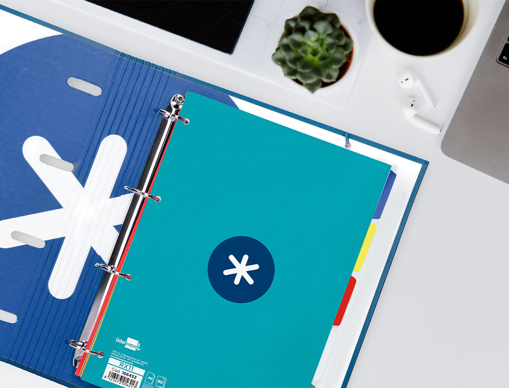 RECAMBIO ANTARTIK A4 80 HOJAS 90GR CUADRO 5MM 4 TALADROS 1 BANDA CON MARCO COLOR TURQUESA